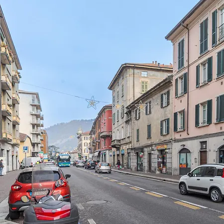 Cozy With Balcony- Center! Appartamento